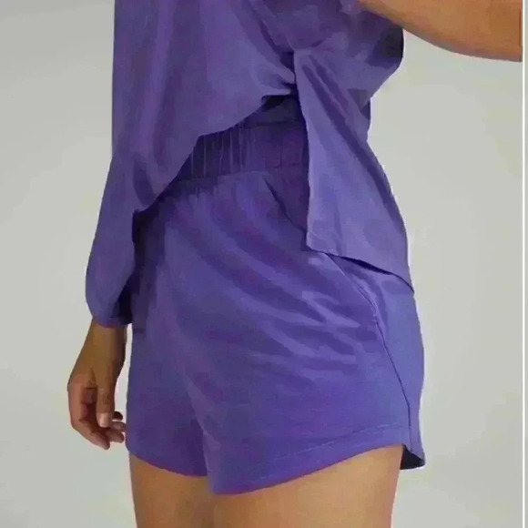 NWT Lululemon Tank-And-Short Romper 3" Charged Indigo Sz 6 - Picture 2 of 4